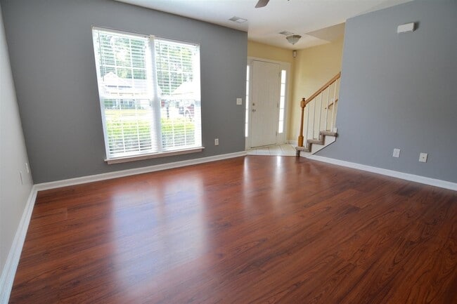 Building Photo - 599 Albion Cir
