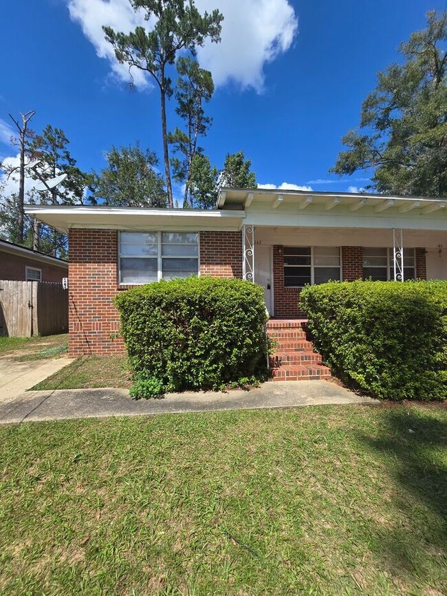 Primary Photo - 2bedroms 1bathroom Duplex -Minutes from FAMU