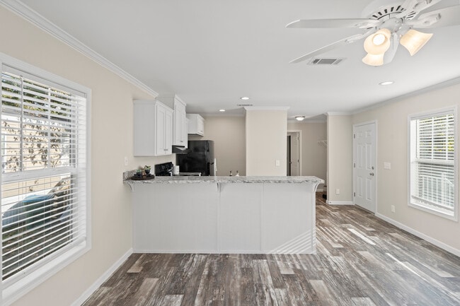 Building Photo - Bedrock Candlelight Estates