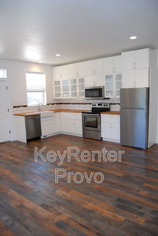 Building Photo - 713 W 500 S