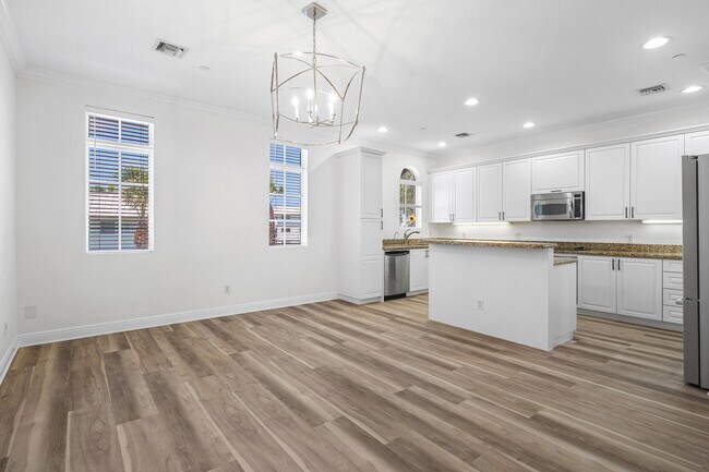 Building Photo - 824 Virginia Gardens Dr