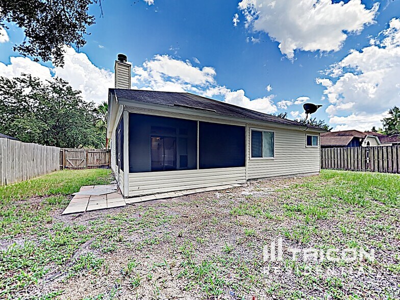 Building Photo - 12758 Guernsey St