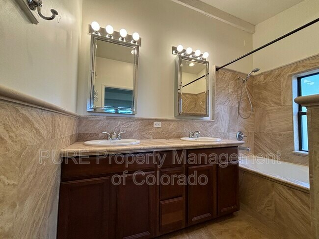 Building Photo - 14471 Applewood Ridge Rd