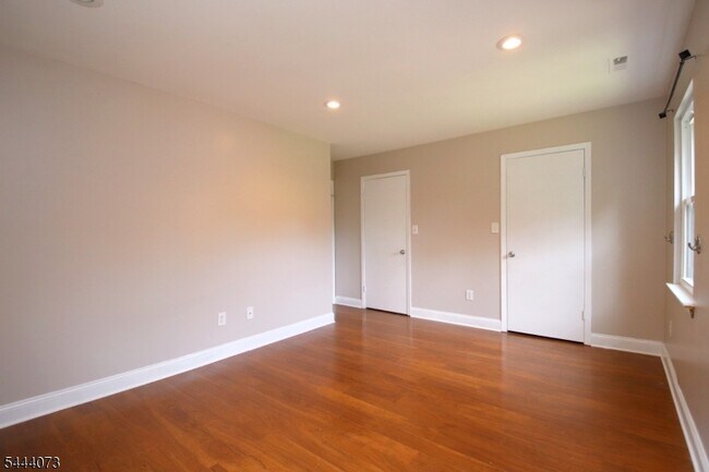 Building Photo - 1404 Normandy Ct