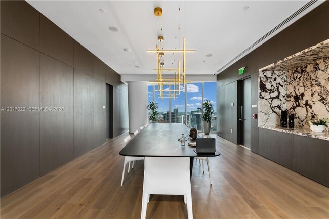 Building Photo - 300 Biscayne Blvd Way