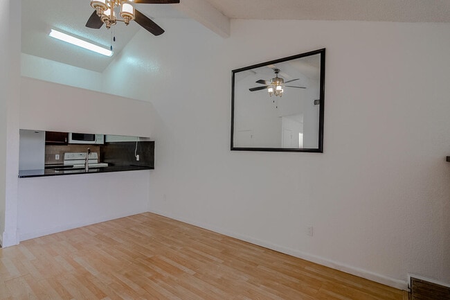 Building Photo - 201 N Troy Ave