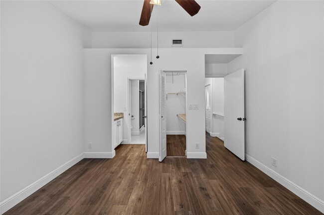 Building Photo - 1921 NE 15th Ave