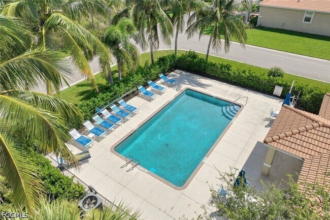 Building Photo - 8649 Banyan Bay Blvd