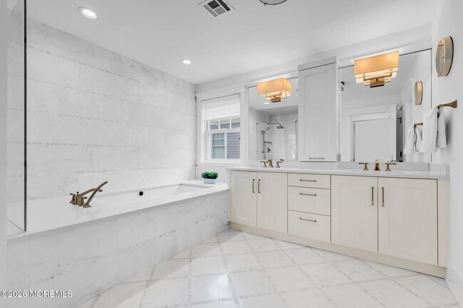 Building Photo - 218 Worthington Ave