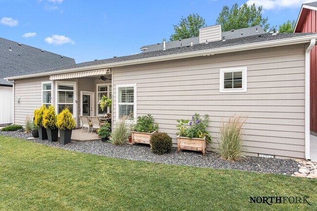 Building Photo - Elegant home near Downtown Eagle!