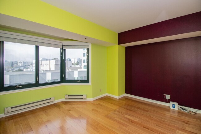 Building Photo - Updated One Bedroom Condo at Opera Plaza |...