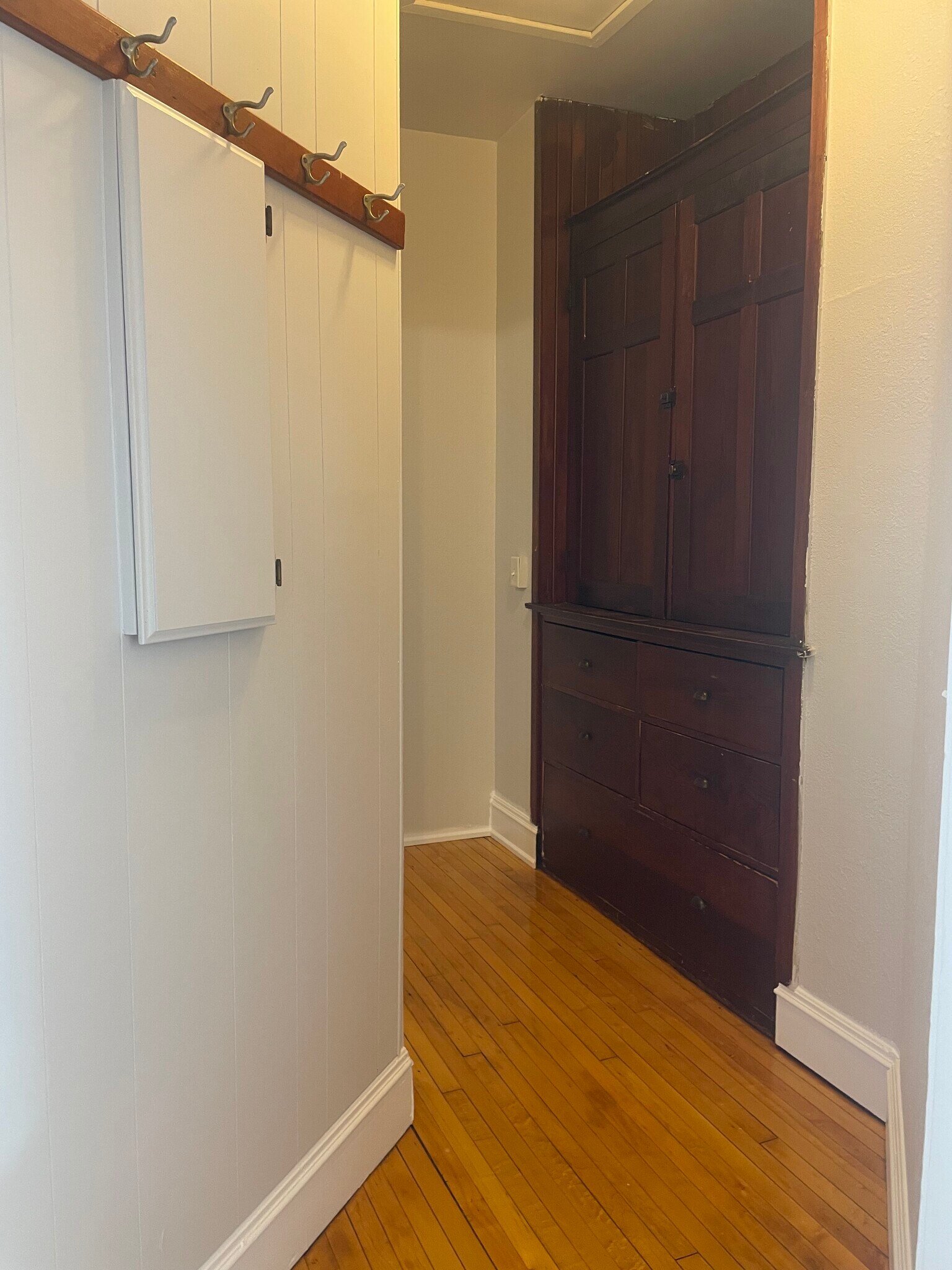 Hallway - 317 N 4th Ave W