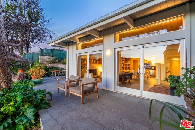 Building Photo - 16798 Charmel Ln