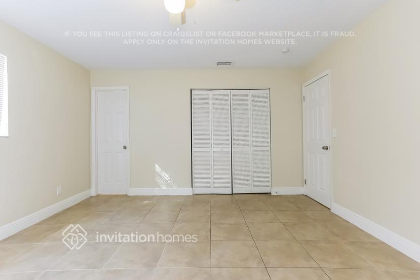 Building Photo - 7441 Douglas St