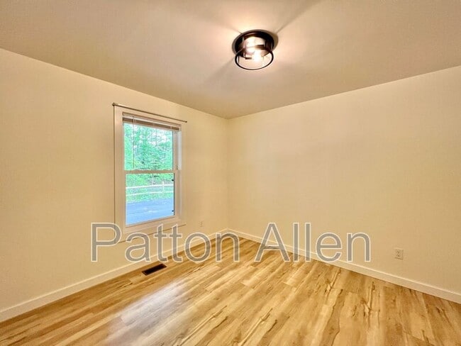 Building Photo - 121 Justus Acrs Dr
