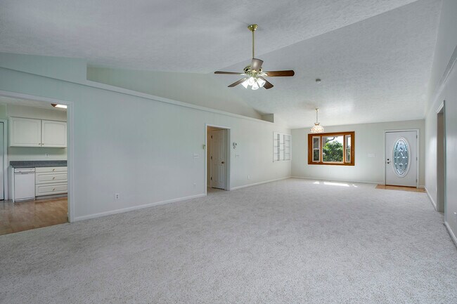 Building Photo - 201 Seminole Cir