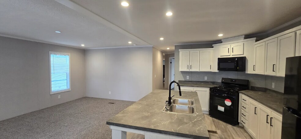 Building Photo - 49477 Au Lac Dr E