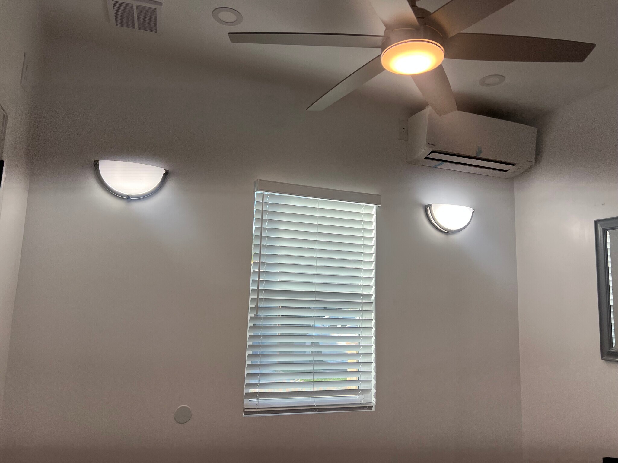 Building Photo - 1444 Alvira St