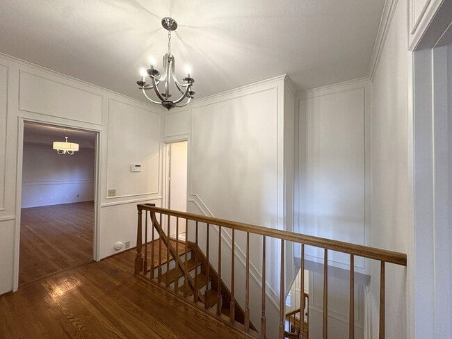 Building Photo - Beautiful Home in Crescent park, Palo Alto available now.