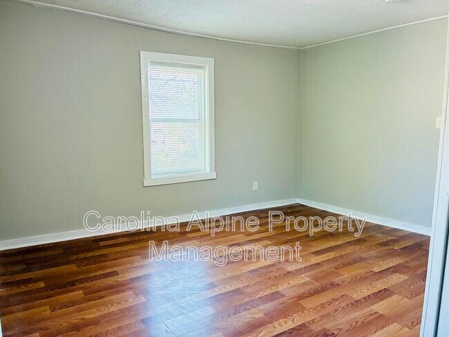 Building Photo - 1110 W Sykes St