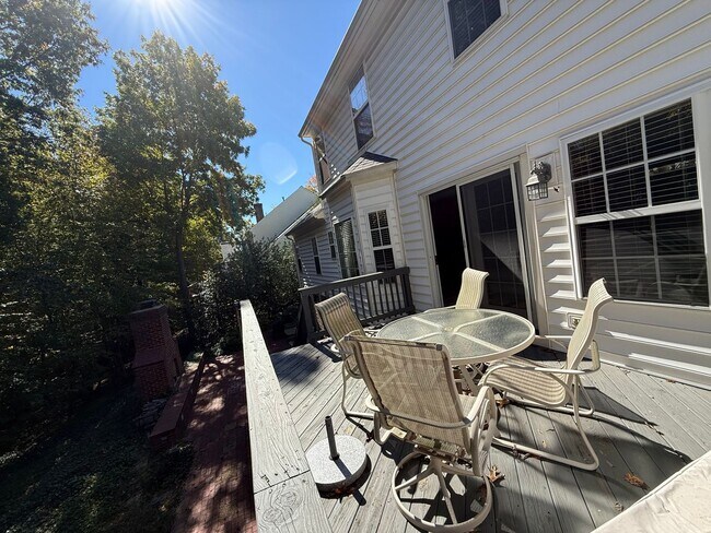 Building Photo - 935 Charter Oaks Dr