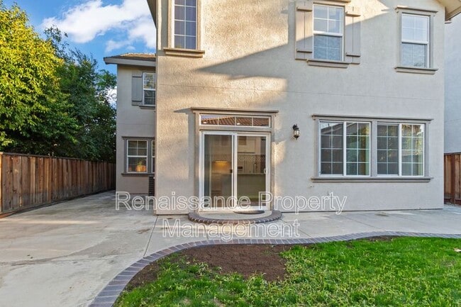 Building Photo - 2209 Gibralter Ln