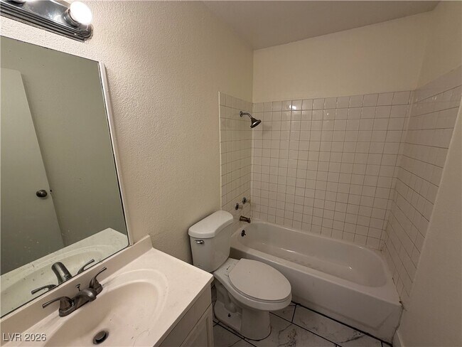 Building Photo - 832 N Held Rd