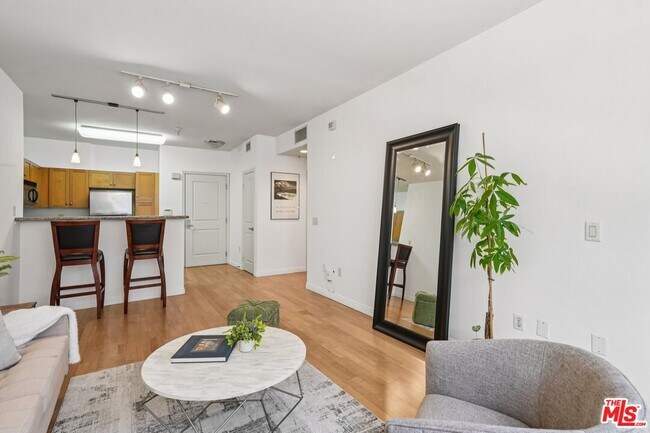 Building Photo - 100 S Alameda St