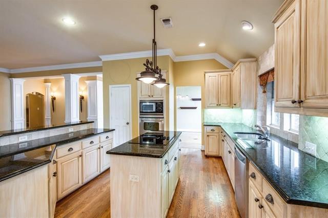 Building Photo - 725 Saxon Trail