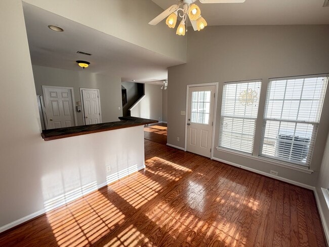 Building Photo - Charming 3BR Townhome in Sought-After Harrisburg Town Center