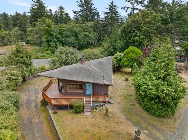 Building Photo - 3612 Seabreeze Ave