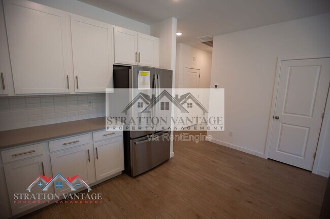 Building Photo - 7439 S 76th Dr