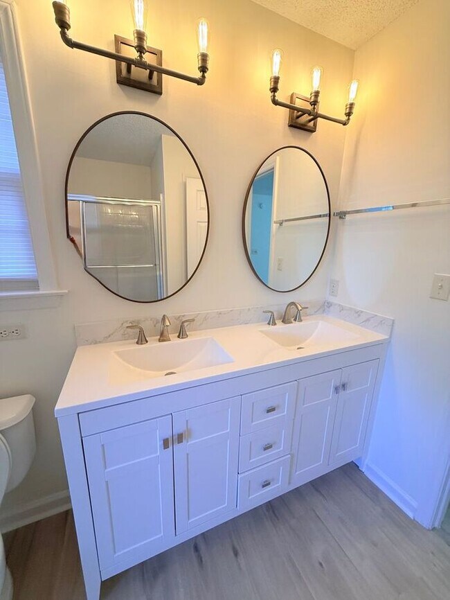 Building Photo - 1529 Crag Burn Ln