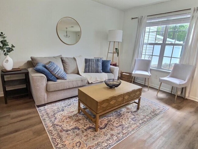 Building Photo - 8018 Christmas Ct