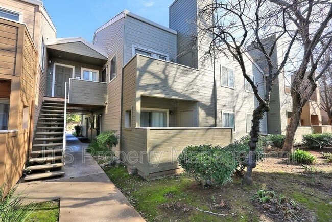 Building Photo - 1019 Dornajo Way