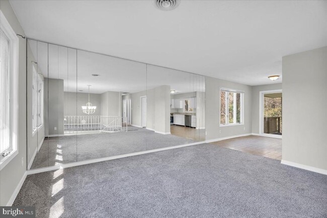 Building Photo - 301 County House Rd