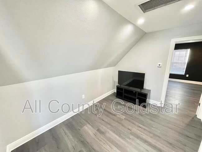 Building Photo - 4254 Flamingo Blvd