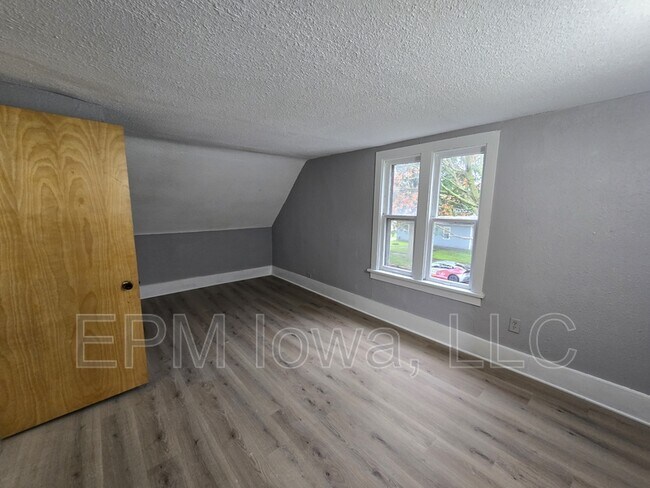 Building Photo - 642 Dawson St