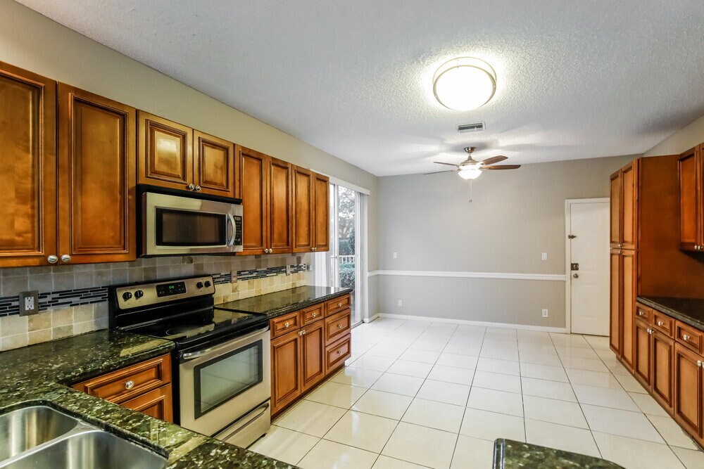 Building Photo - 4729 NW 115th Ave