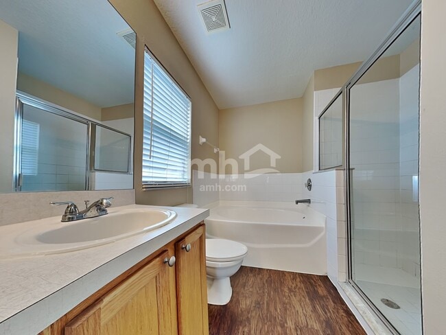 Building Photo - 30846 Midtown Ct