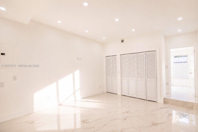 Building Photo - 15428 SW 50th Terrace