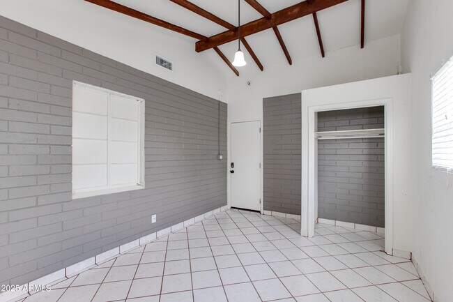 Building Photo - 4115 N 42nd Pl