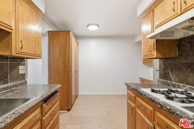 Building Photo - 1434 25th St