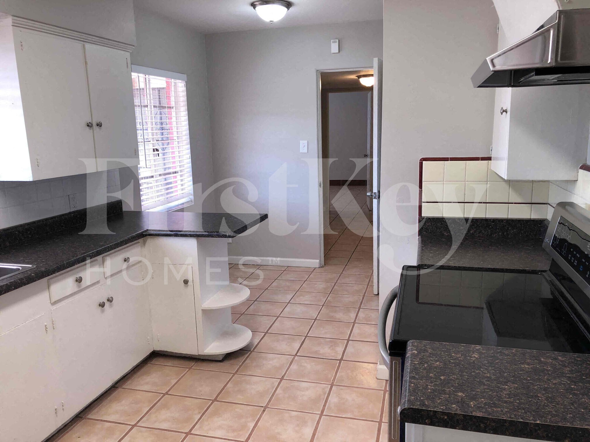 Building Photo - 1634 W Indian School Rd