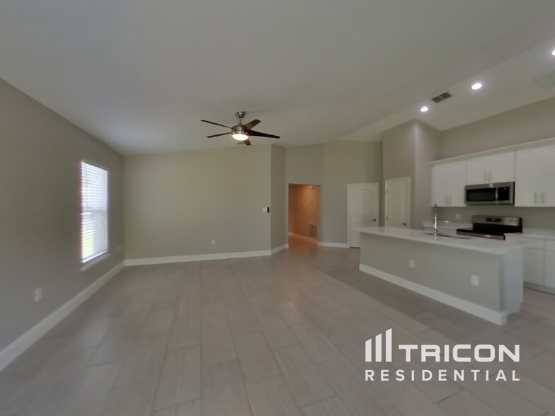 Building Photo - 3140 Tiburon Ln