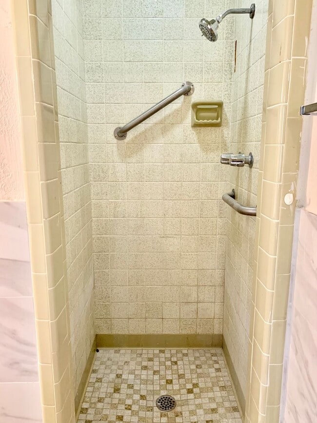 Building Photo - 3BD/2BA House for Lease in Bristol Place Subdivision in Baton Rouge