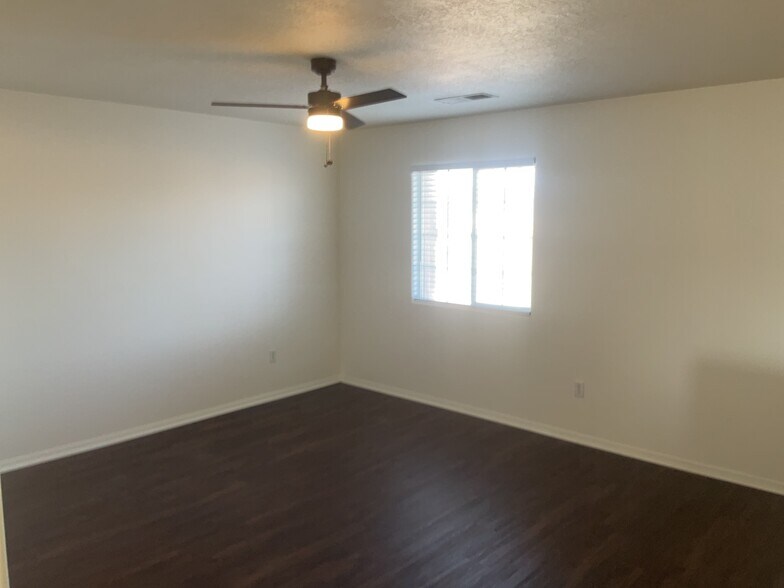 Building Photo - 1452 Penasco Rd NE