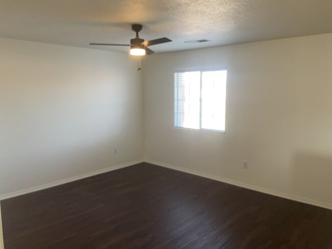 Building Photo - 1452 Penasco Rd NE