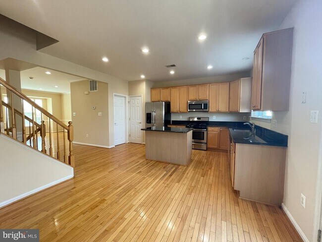 Building Photo - 43670 St Helena Terrace