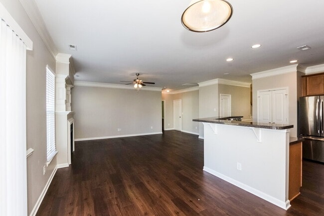 Building Photo - 5013 Broad Leaf Ct